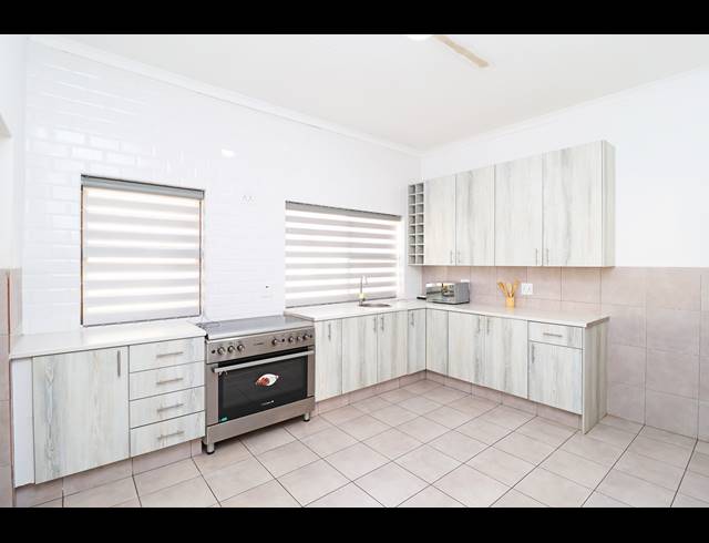 5 BEDROOM HOUSE TO LET IN WINSTON RIDGE